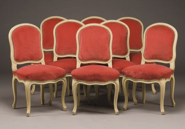 SUITE DE HUIT CHAISES DE STYLE LOUIS XV