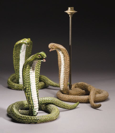 TROIS PIEDS DE LAMPE EN PLATRE EMAILLE