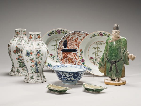 PAIRE DE VASES DE LA FAMILLE VERTE