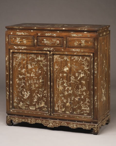 MEUBLE D'APPUI INDOCHINOIS DU DEBUT DU XXEME SIECLE