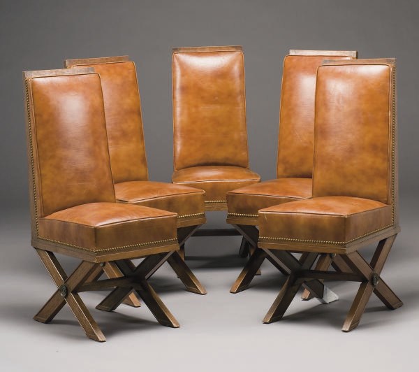 SUITE DE DOUZE CHAISES DE SALLE A MANGER