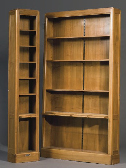 PAIRE D'IMPORTANTES BIBLIOTHEQUES ET PAIRE DE COLONNES BIBLIOTHEQUES