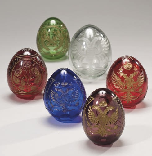 ENSEMBLE DE SIX OEUFS EN VERRE