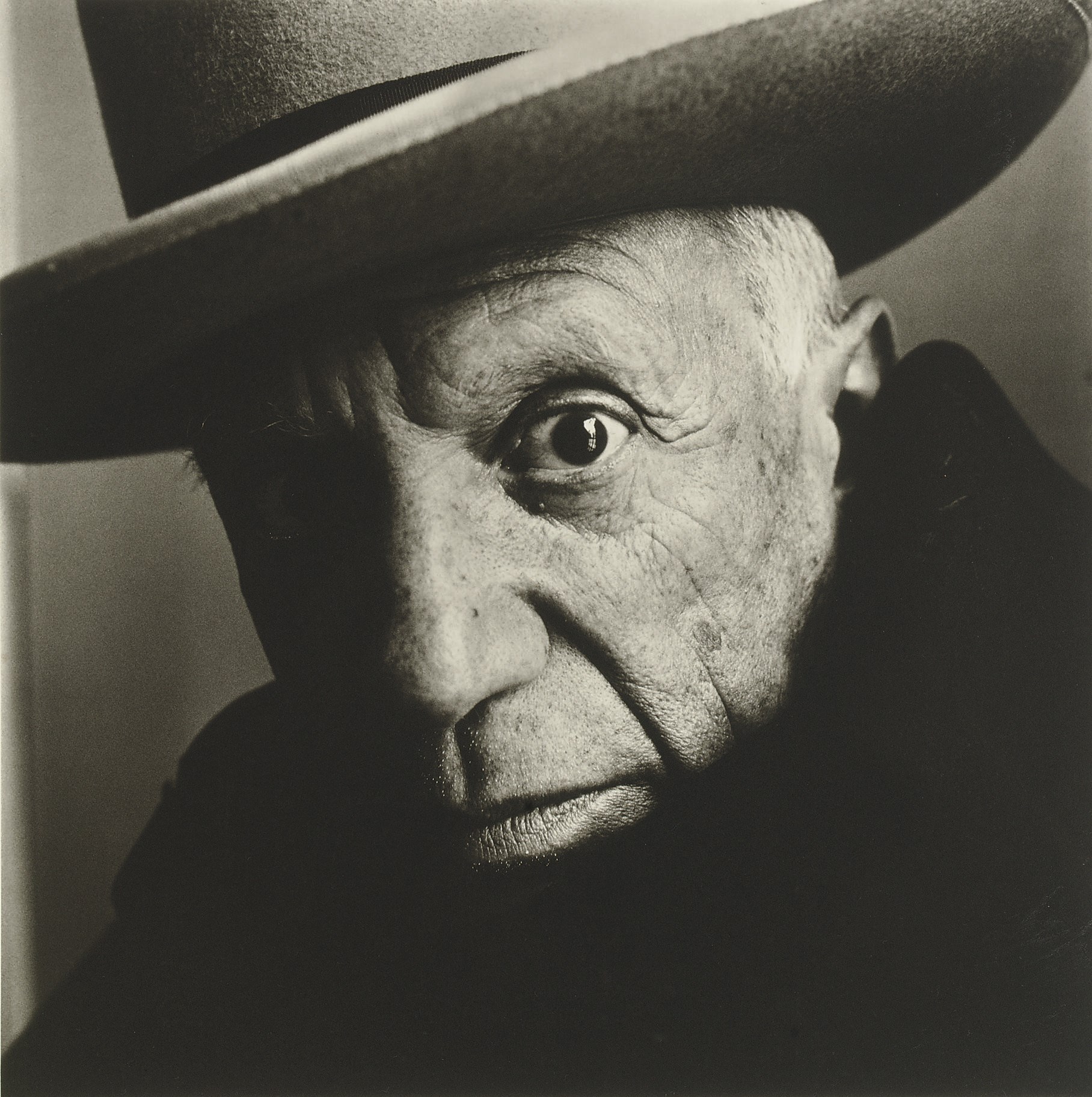 IRVING PENN (B. 1917)