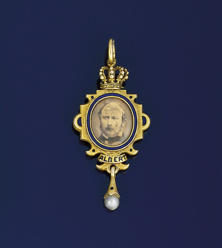 A Victorian gold and enamel memorial pendant for Prince Albert