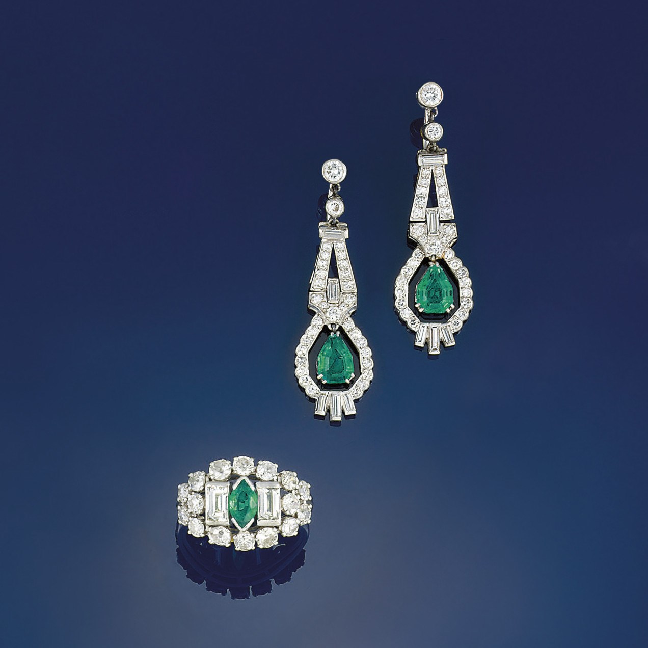 A pair of Art Deco emerald and diamond earpendants and a ring