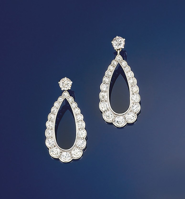 A pair of diamond earpendants