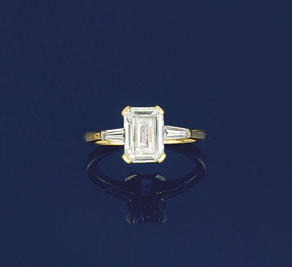 A diamond single stone ring