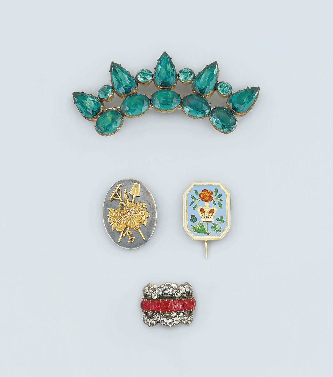 A group of antique and later jewellery