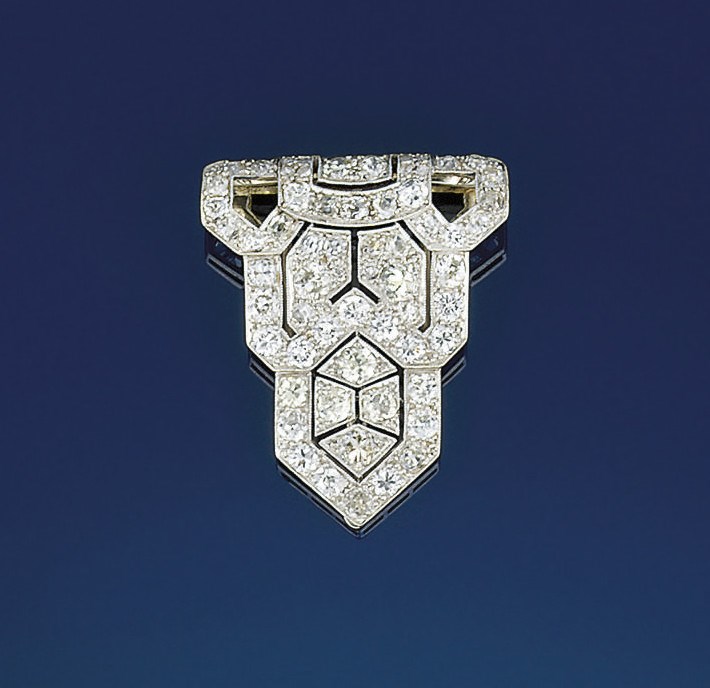 An Art Deco diamond clip brooch