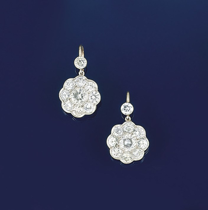 A pair of diamond earpendants
