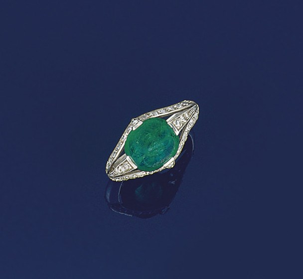 An early 19th century emerald and diamond ring