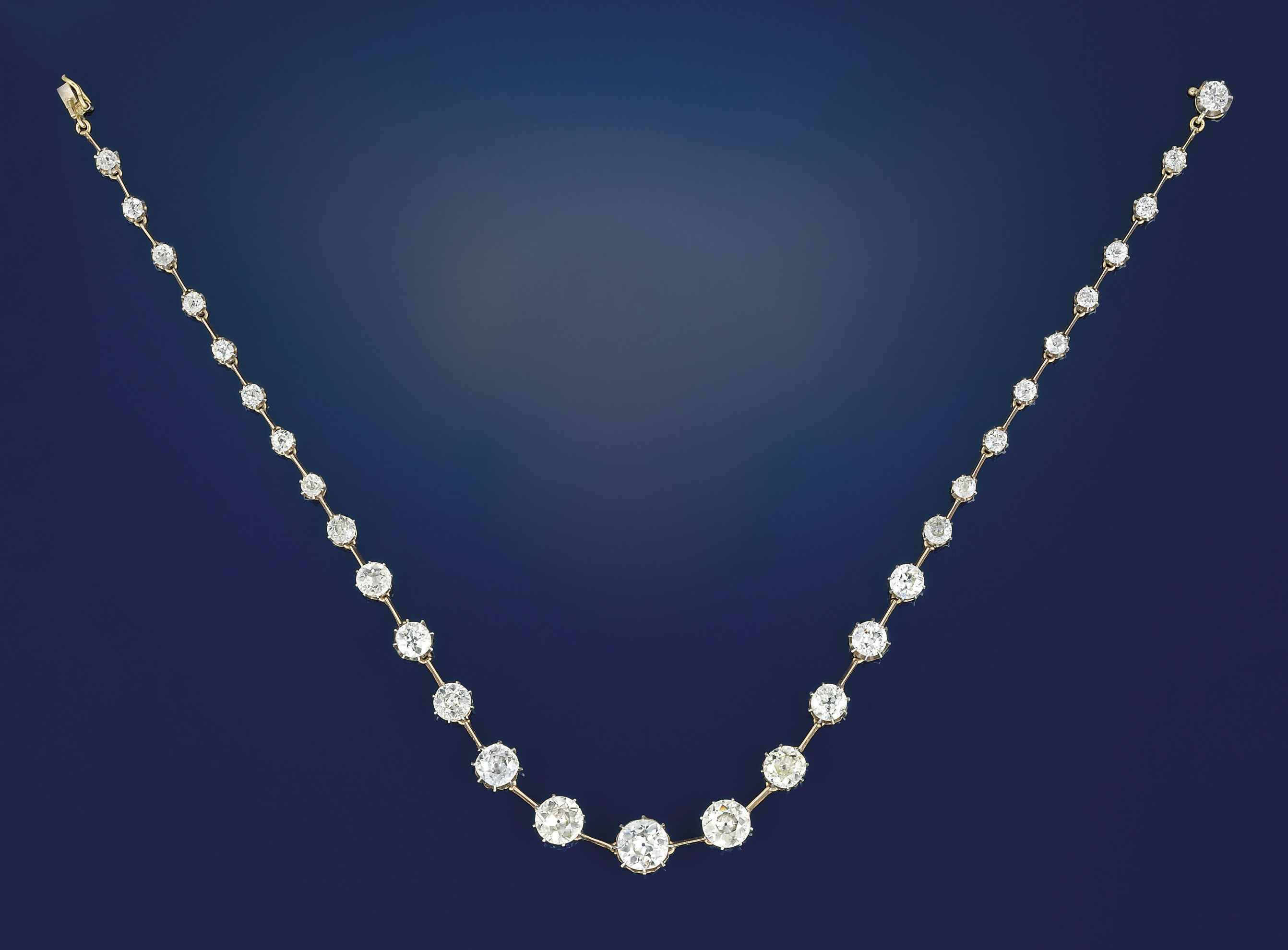 An Edwardian diamond necklace