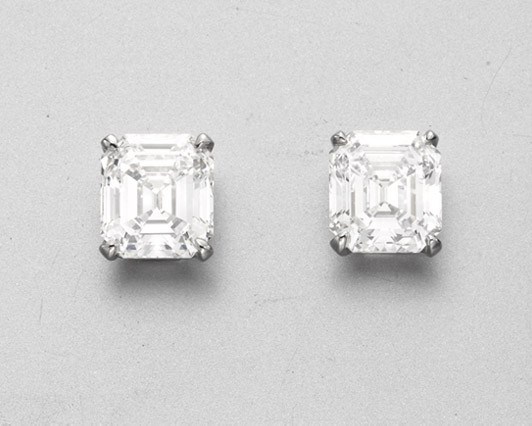 A PAIR OF DIAMOND EAR STUDS, BY GRAFF