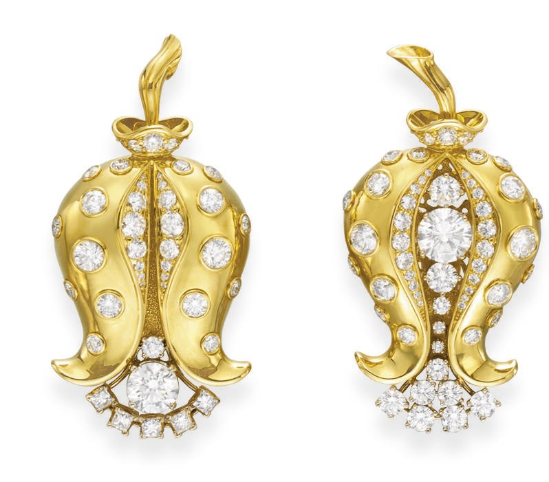 A PAIR OF DIAMOND AND GOLD TULIP EAR CLIPS