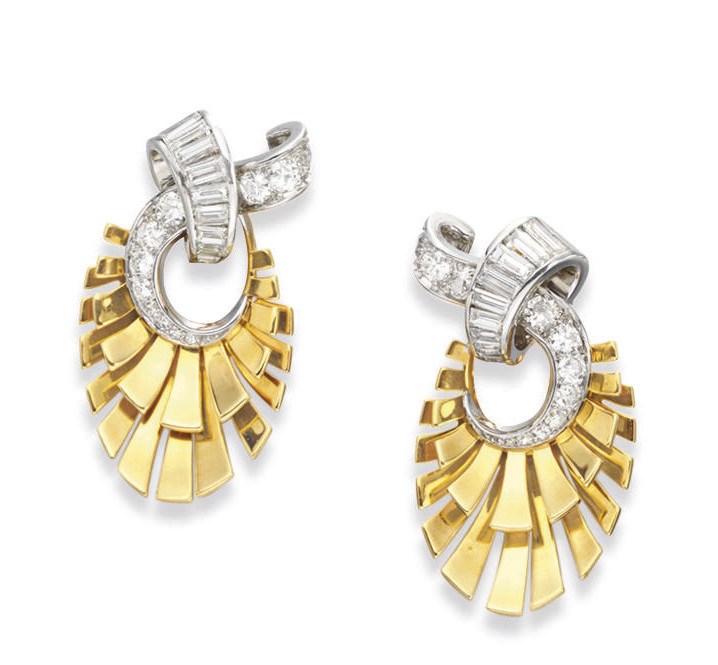 A PAIR OF RETRO DIAMOND AND GOLD EAR CLIPS, BY VAN CLEEF & ARPELS