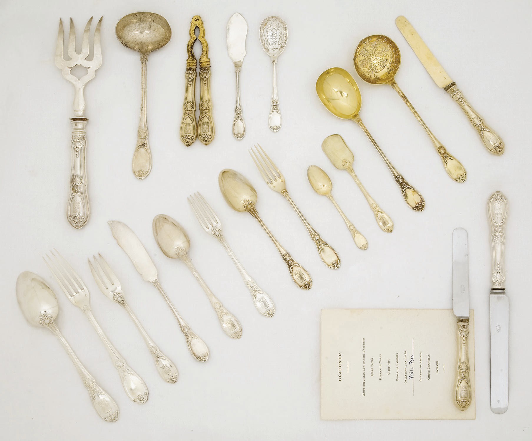 SERVICE DE TABLE EN ARGENT ET VERMEIL