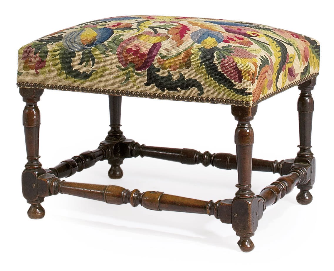 TABOURET DANS LE STYLE DU XVIIEME SIECLE