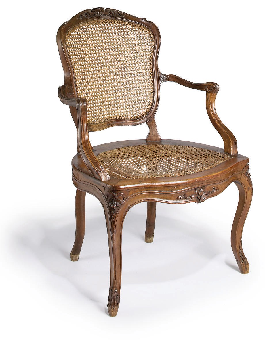 FAUTEUIL EN CABRIOLET DE STYLE LOUIS XV