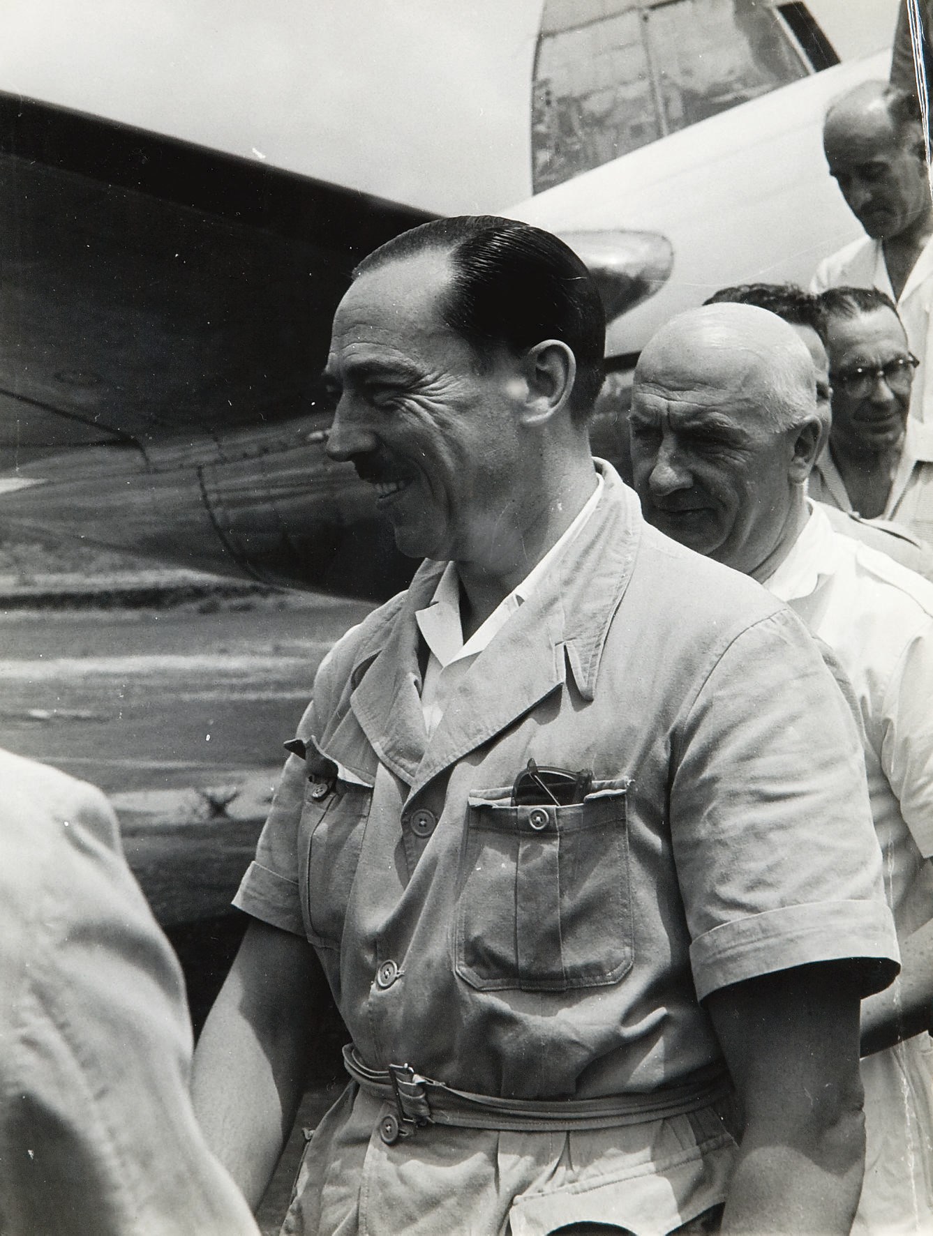 ENSEMBLE DE PHOTOGRAPHIES RELATIVES A HENRI, COMTE DE PARIS (1908-1999)