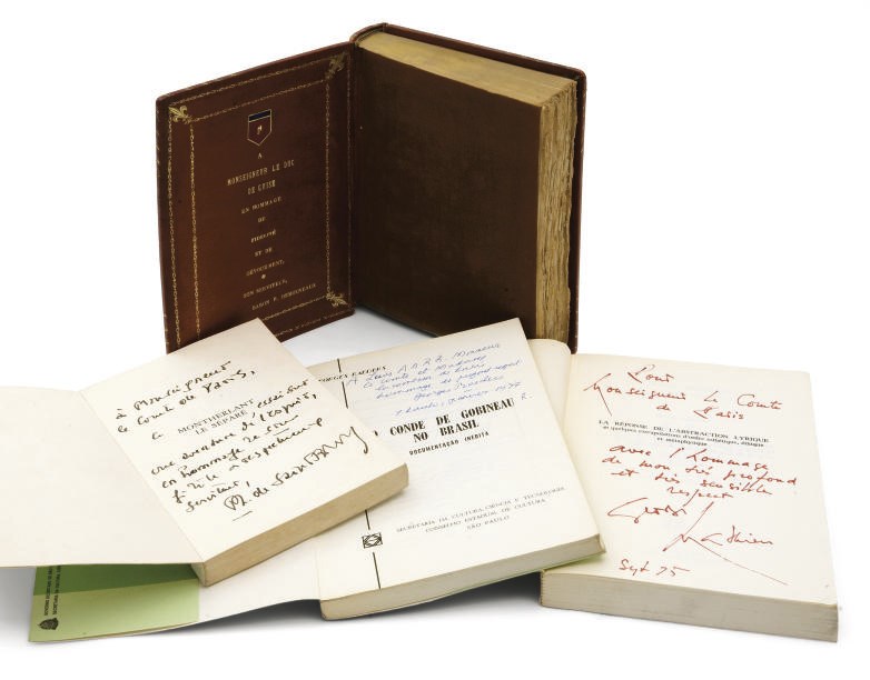 [COMTE DE PARIS] -- Réunion d'environ 20 volumes modernes, brochés, avec envoi à Henri, Comte de Paris (1908-1999) ou à Monseigneur et à Isabelle, Comtesse de Paris (1911-2003). [Et:] MAUROIS. Vie de Disraëli. Paris: Grasset, 1927. Maroquin havane un filet doré en encadrement et trois fleurs de lys dorées sur les plats, dos à nerfs (passé), doublure de maroquin portant la mention dorée: "À Monseigneur le Duc de Guise..." Pour Jean, Duc de Guise (1874-1940) 	 (20)