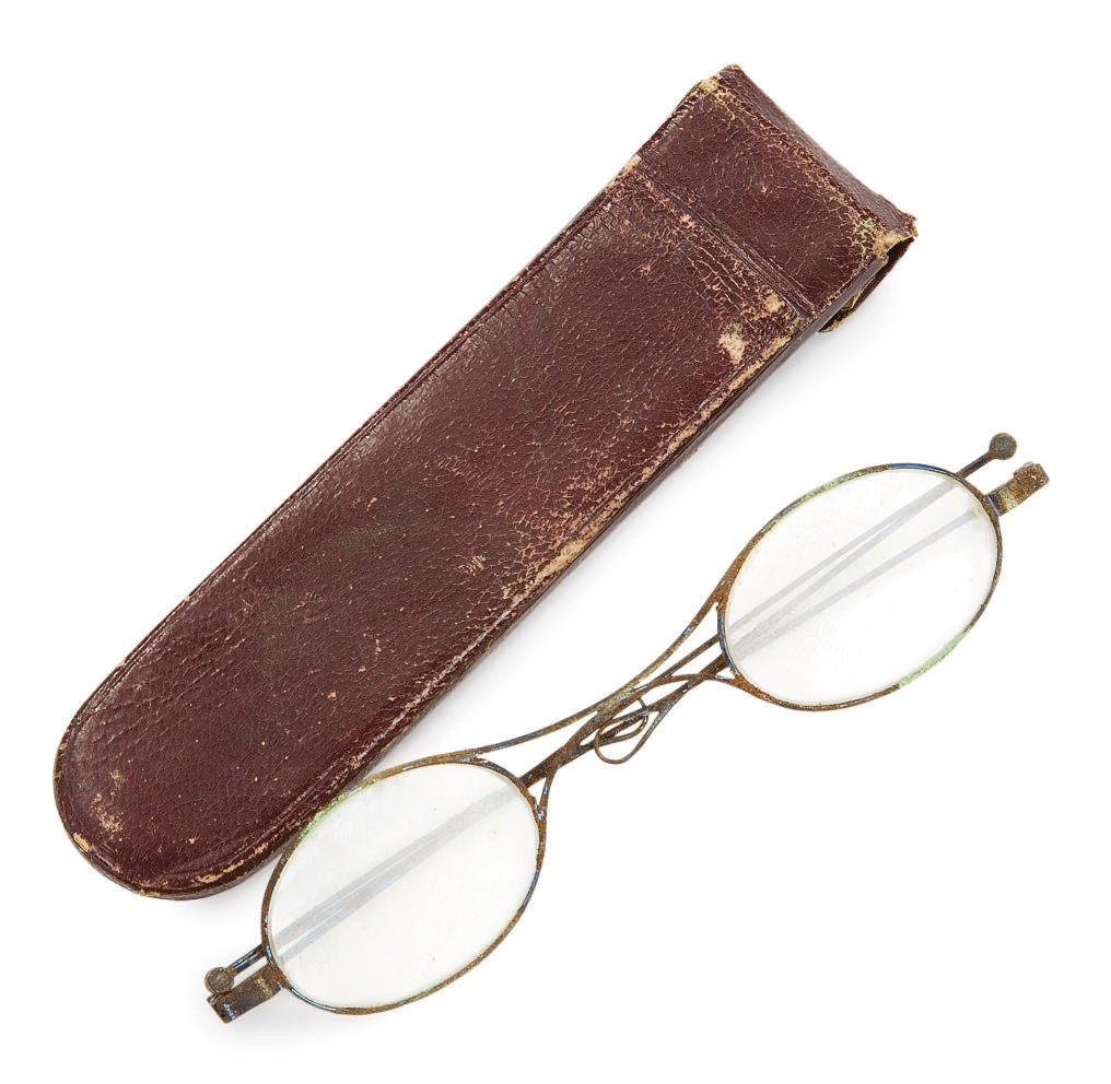 PAIRE DE LUNETTES AYANT APPARTENU A LOUIS-PHILIPPE, ROI DES FRANCAIS (1773-1850)