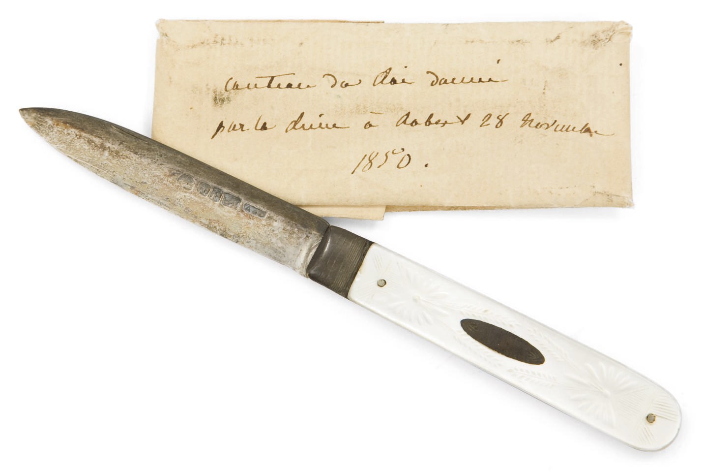 CANIF OFFERT PAR LA REINE MARIE-AMELIE A ROBERT, DUC DE CHARTRES (1840-1910)