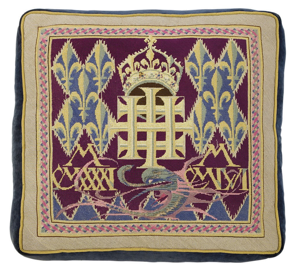 COUSSIN EN TAPISSERIE