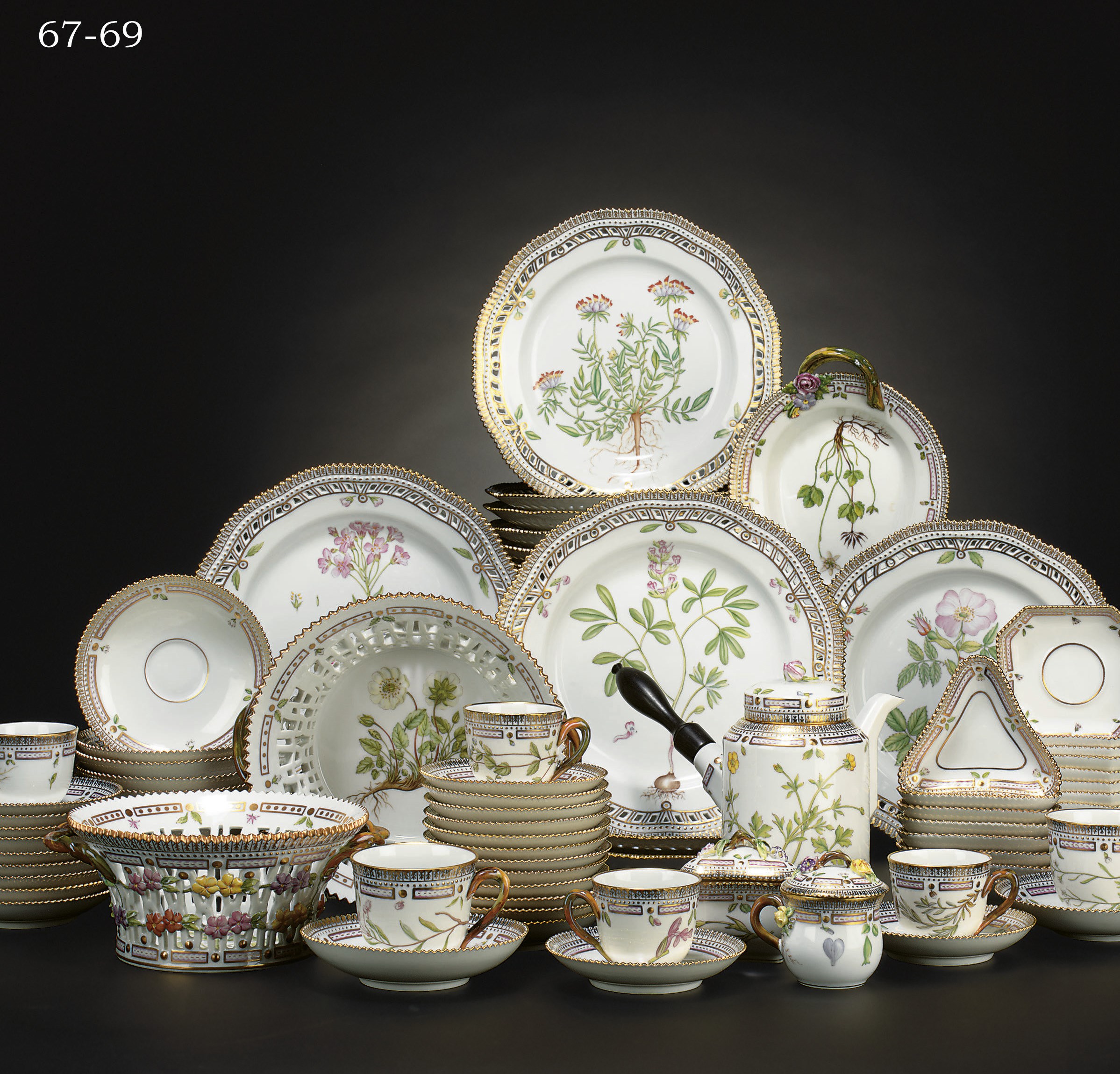 A GROUP OF ROYAL COPENHAGEN 'FLORA DANICA' SERVING WARES