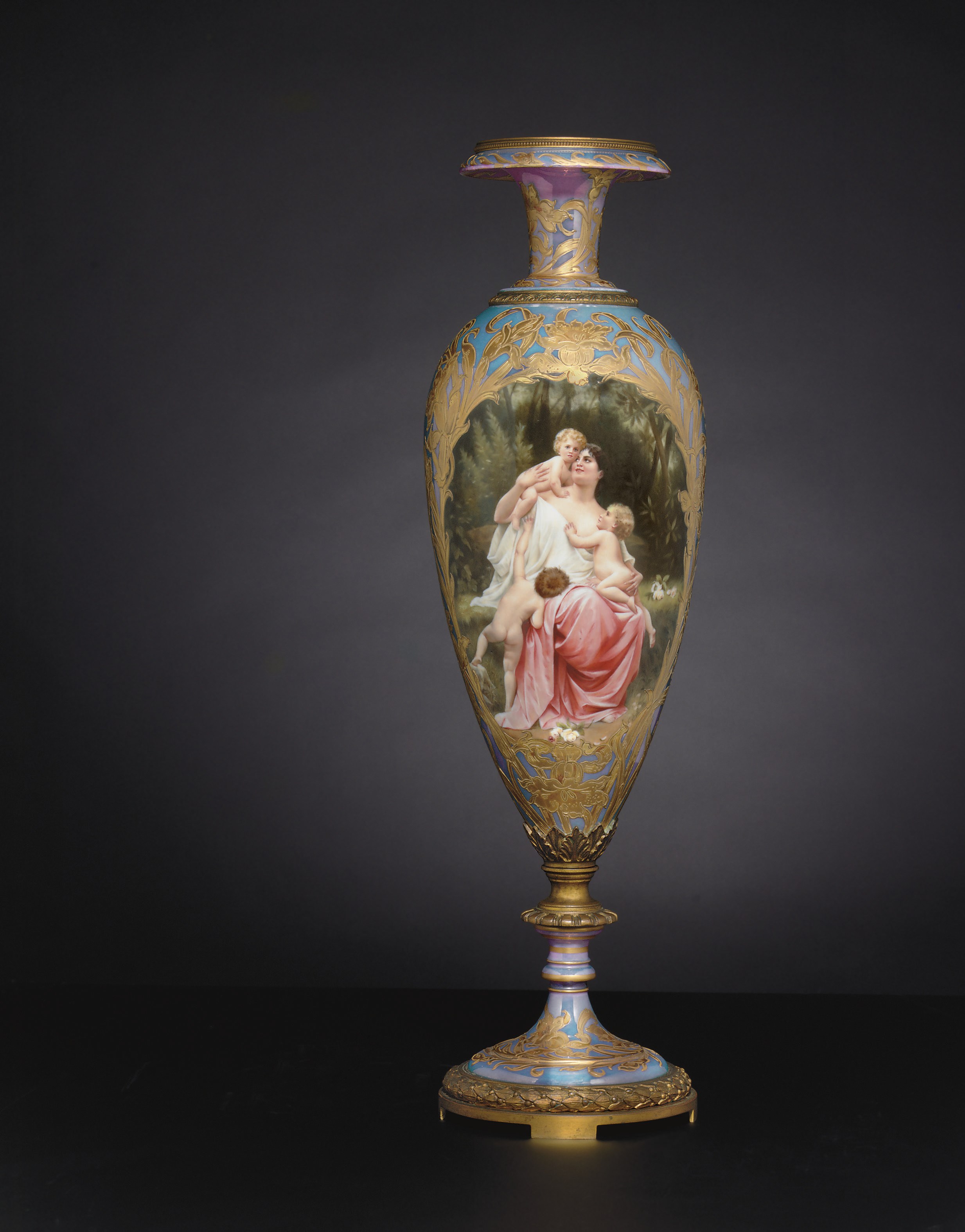 AN ORMOLU-MOUNTED VIENNA STYLE IRIDESCENT BLUE AND PURPLE GROUND VASE