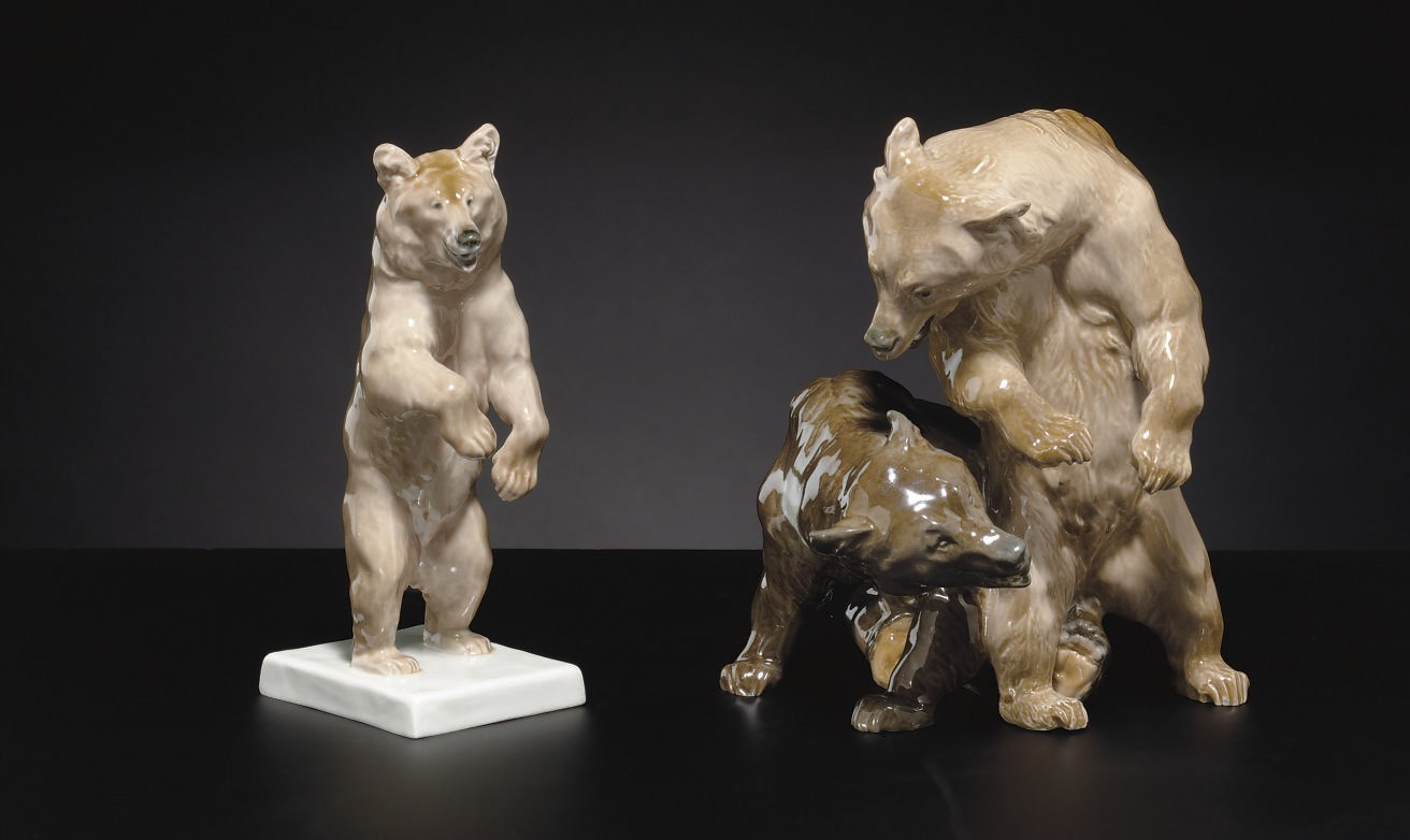 A MEISSEN FIGURE GROUP OF TWO BEARS AND ANOTHER MEISSEN BEAR