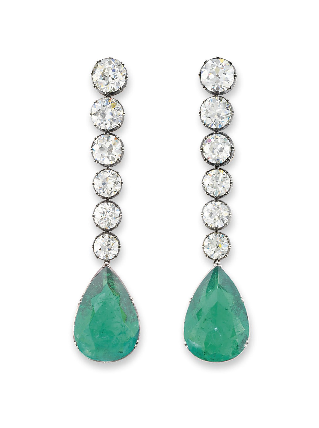 AN IMPORTANT PAIR OF EMERALD AND DIAMOND EAR PENDANTS
