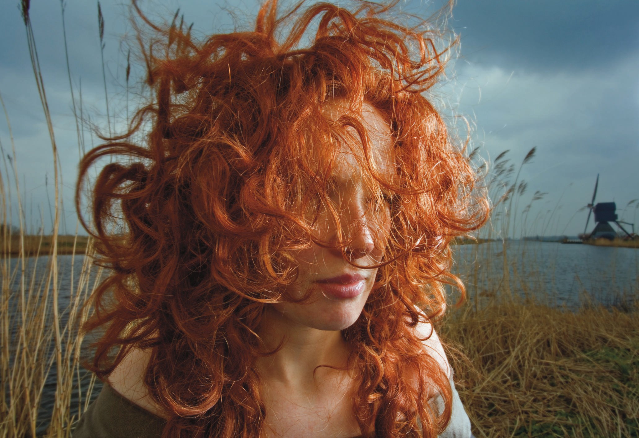 HANNE VAN DER WOUDE (b.1982 Dutch)