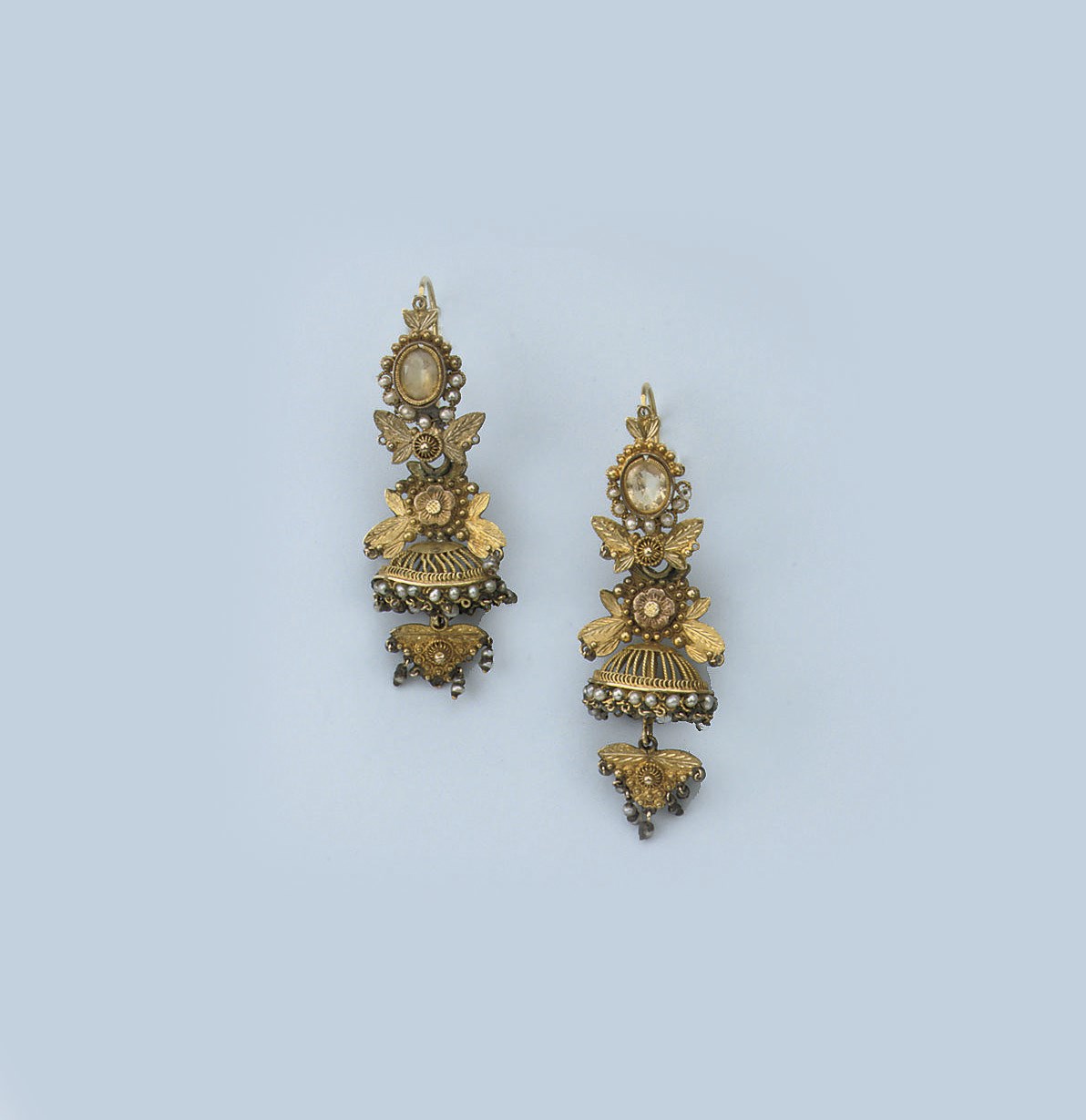 A PAIR OF ANTIQUE PEARL AND GEM SET EARRINGS