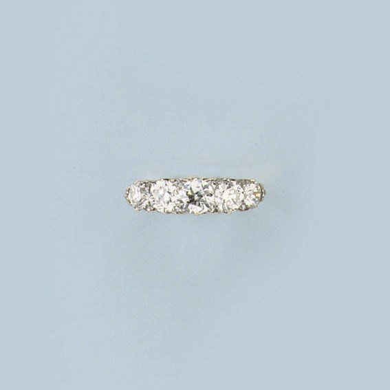 A DIAMOND FIVE STONE RING