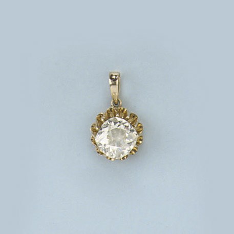 A DIAMOND SINGLE STONE PENDANT