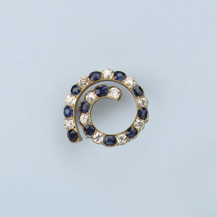 AN ANTIQUE RUSSIAN SAPPHIRE AND DIAMOND BROOCH