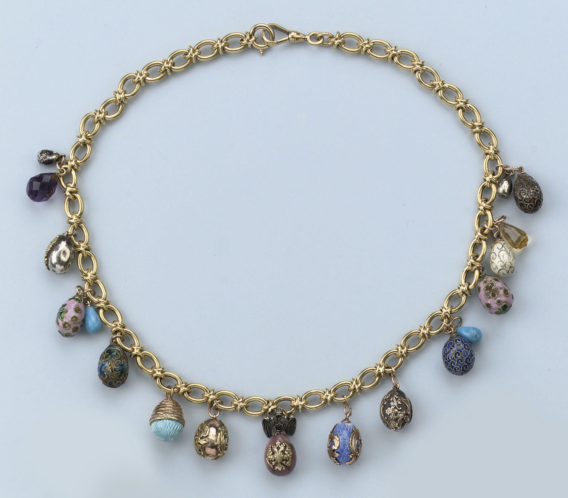 AN EGG CHARM NECKLACE