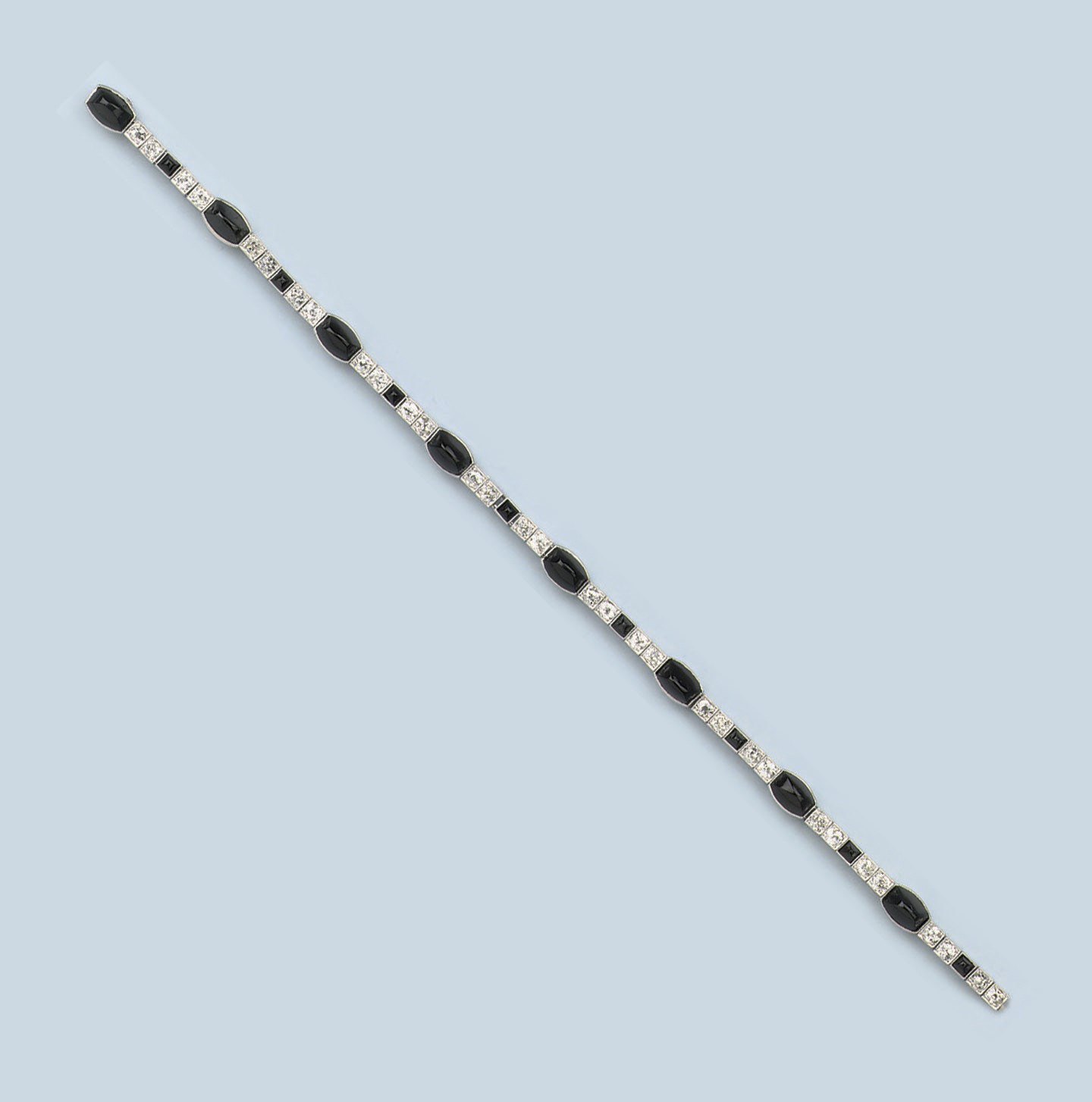 AN ART DECO ONYX BRACELET