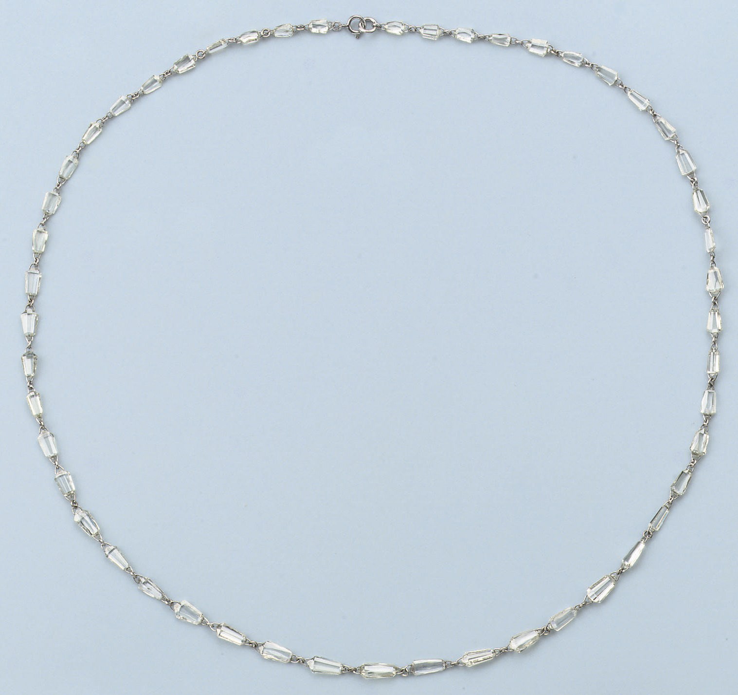 AN UNUSUAL DIAMOND NECKLACE