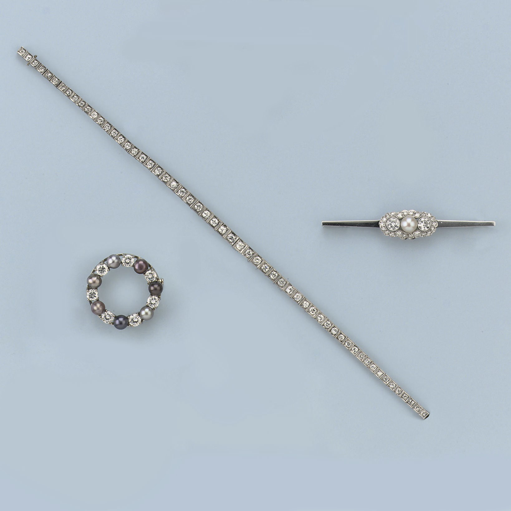 A COLLECTION OF PEARL AND DIAMOND JEWELLERY