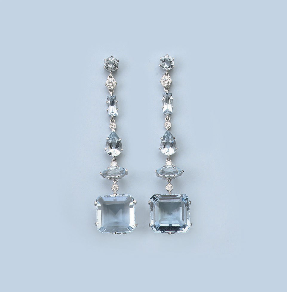 A PAIR OF AQUAMARINE EARRINGS
