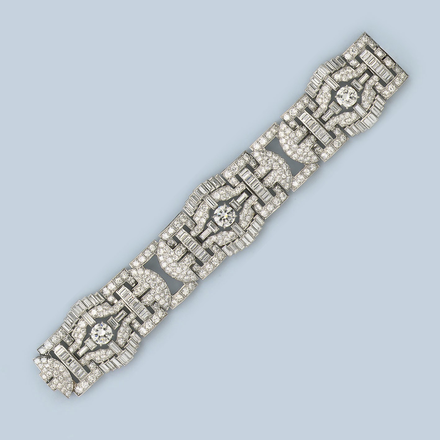AN ART DECO DIAMOND BRACELET
