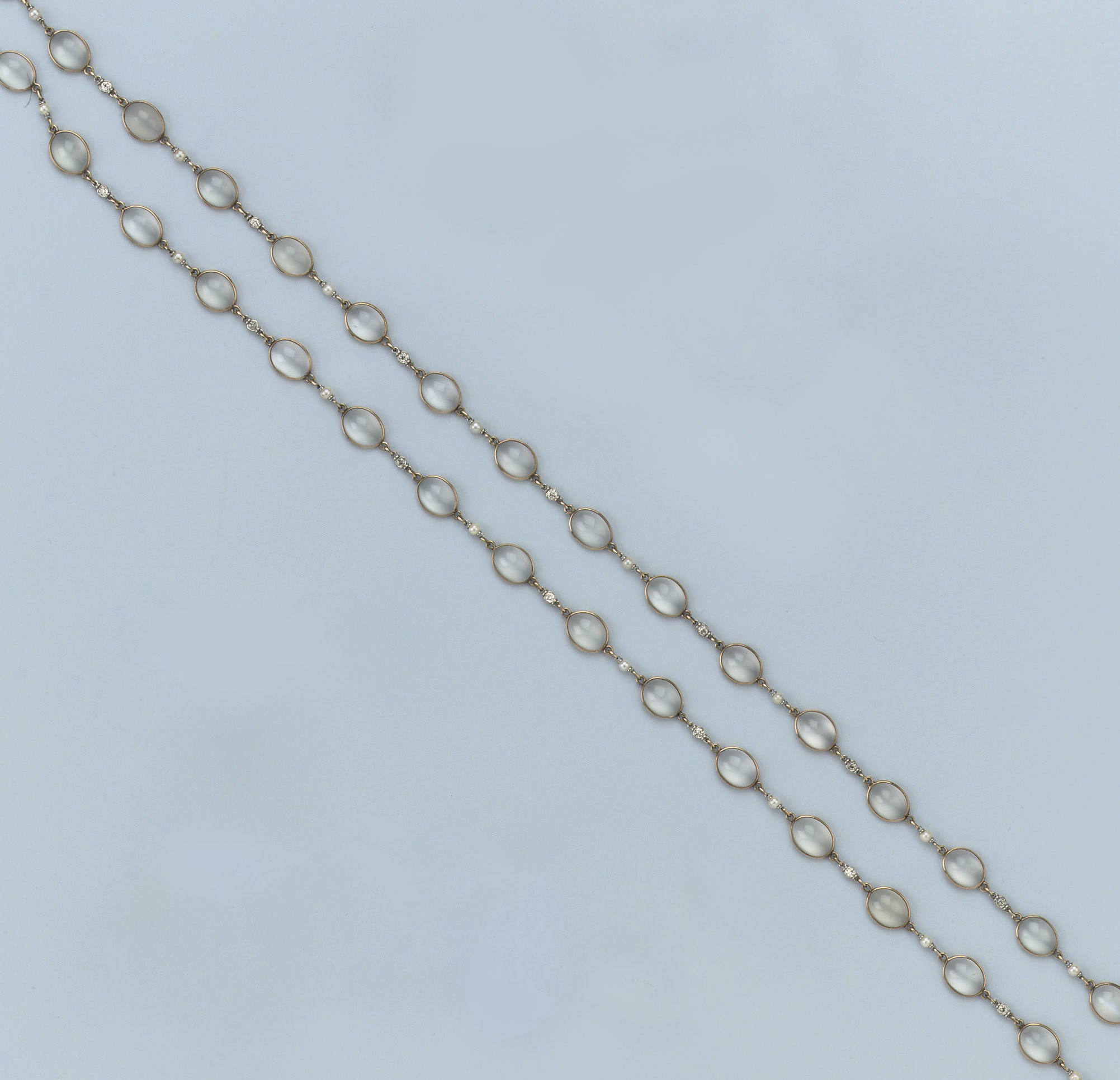 A MOONSTONE SAUTOIR