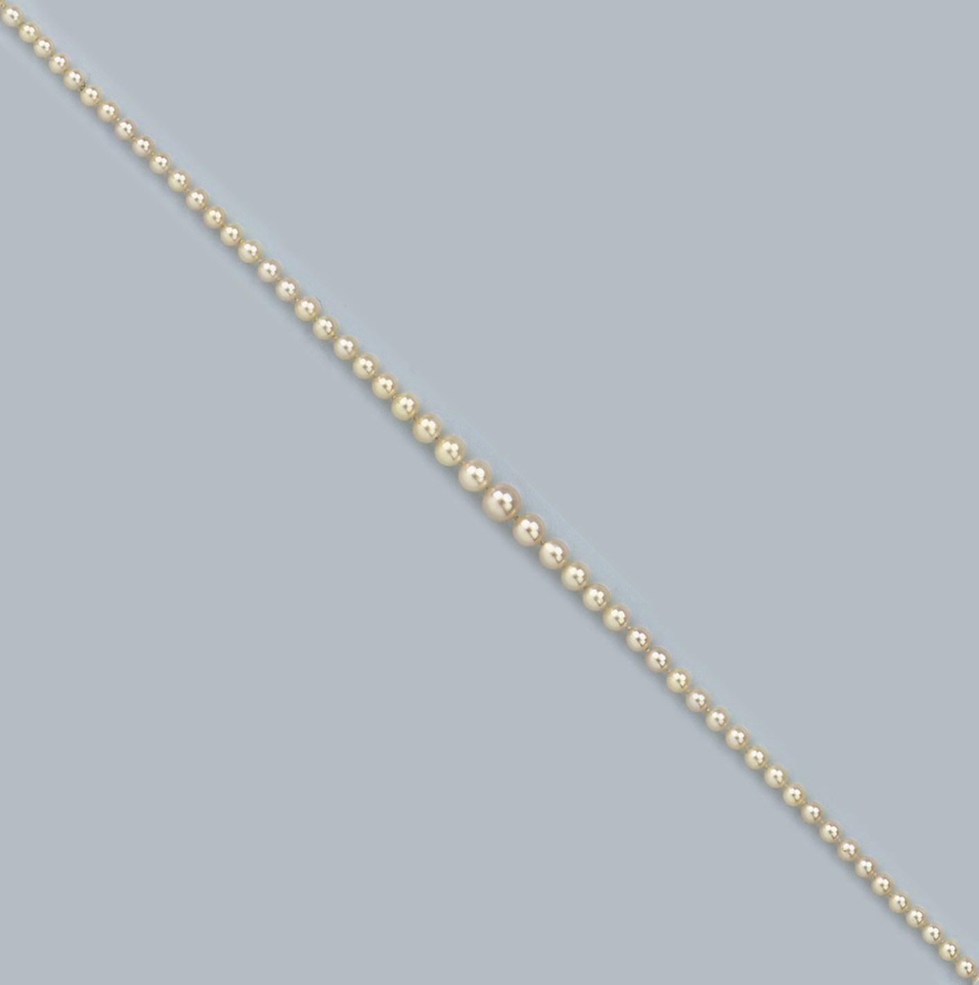 A NATURAL PEARL NECKLACE