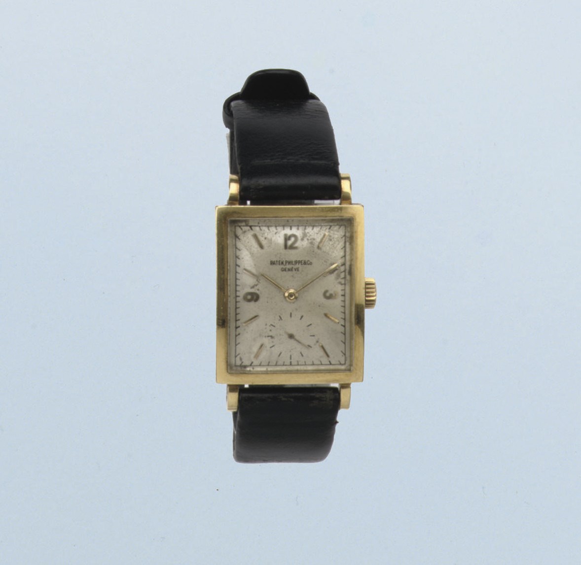 AN 18K GOLD RECTANGULAR WRISTWATCH, BY PATEK PHILIPPE