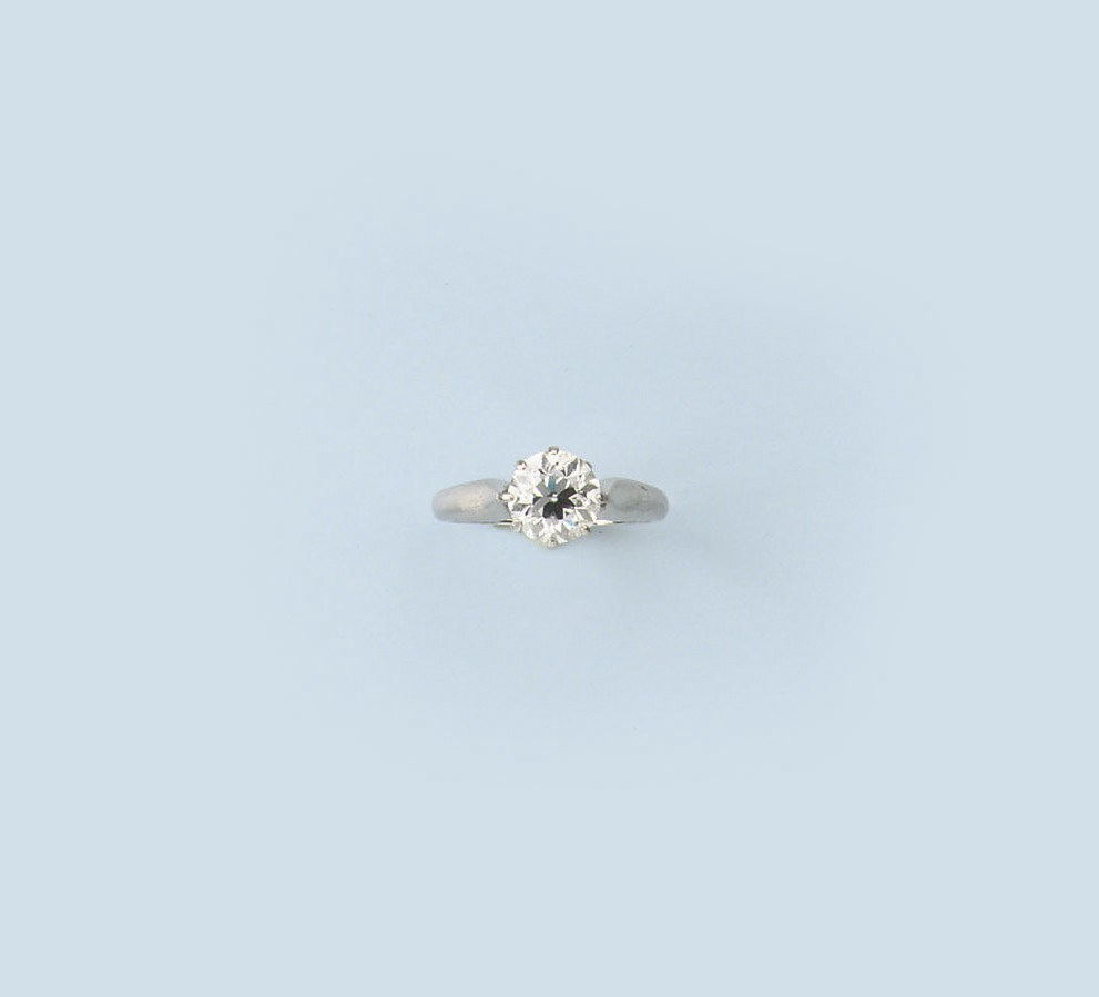 A DIAMOND SINGLE STONE RING