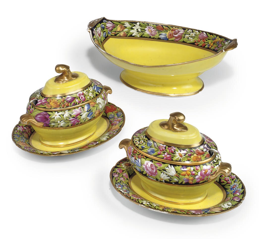 A PAIR OF COALPORT PORCELAIN SAUCE TUREENS, COVERS AND STANDS AND A COMPORT