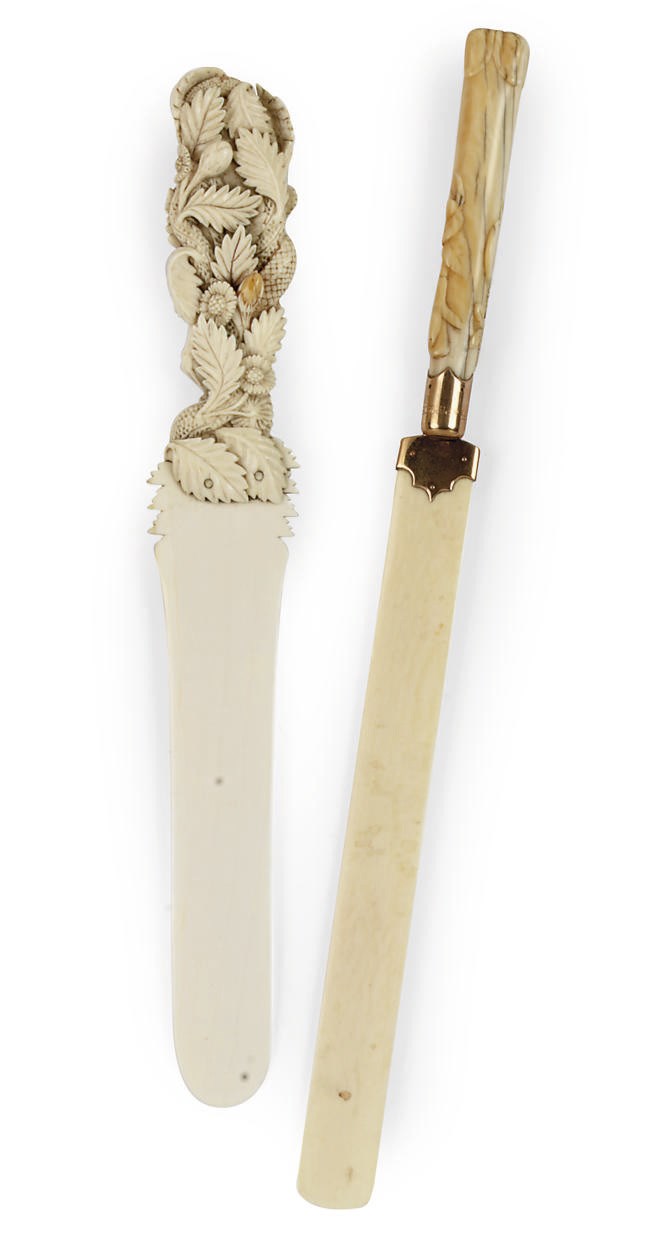 AN EDWARDIAN GOLD-MOUNTED IVORY PAPER KNIFE