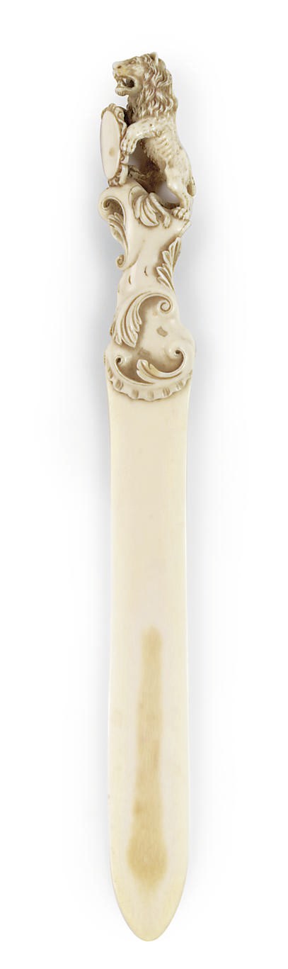 A MID-VICTORIAN IVORY PAPER KNIFE